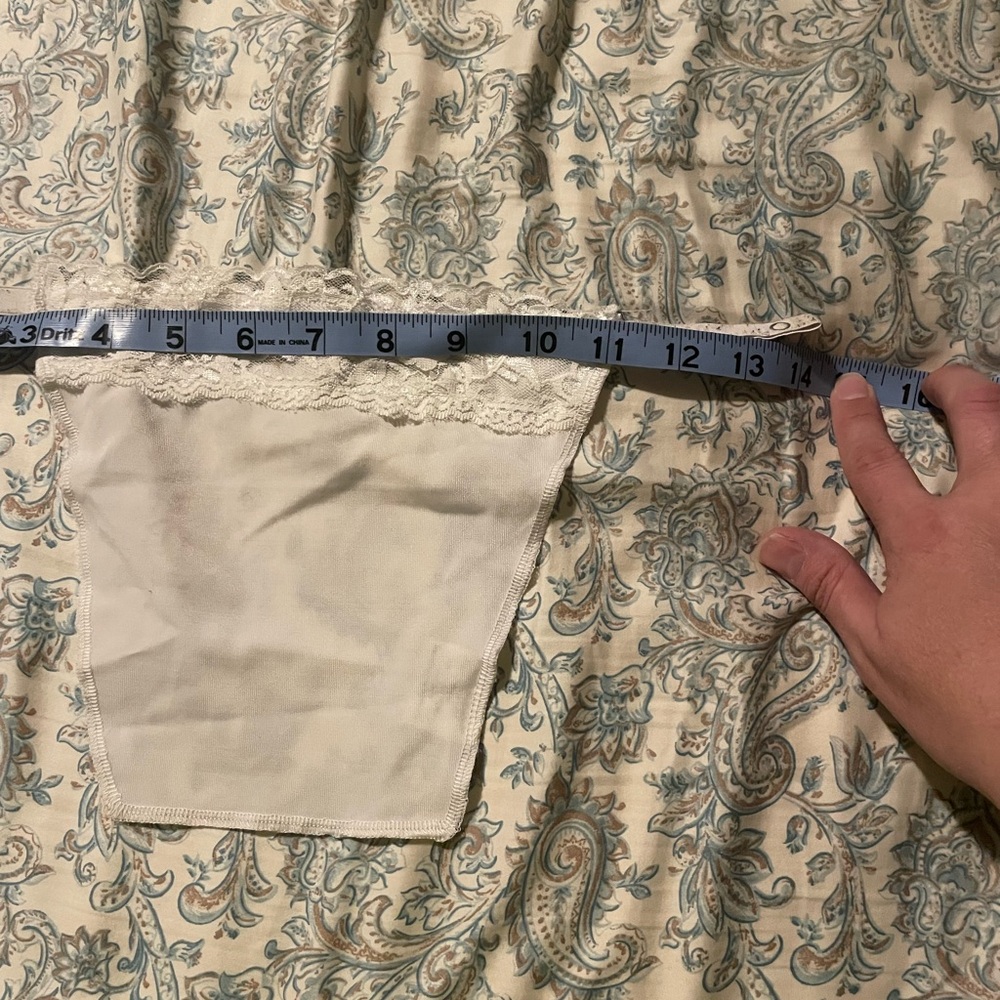 Lace Trim neckline covers - Black, White, Tan - Picture 2 of 3